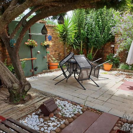 The Lazy Grape Guest Lodge & Spa Benoni Ngoại thất bức ảnh