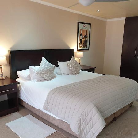 The Lazy Grape Guest Lodge & Spa Benoni Ngoại thất bức ảnh