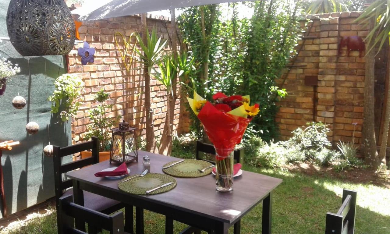 The Lazy Grape Guest Lodge & Spa Benoni Ngoại thất bức ảnh
