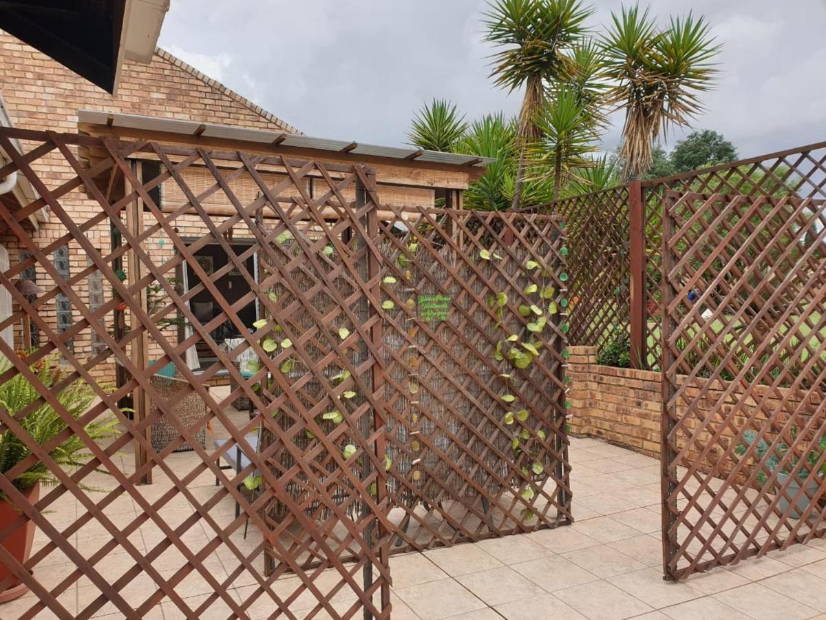 The Lazy Grape Guest Lodge & Spa Benoni Ngoại thất bức ảnh