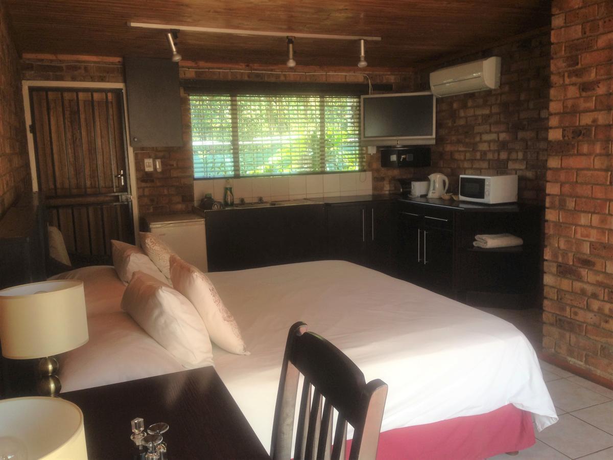 The Lazy Grape Guest Lodge & Spa Benoni Ngoại thất bức ảnh
