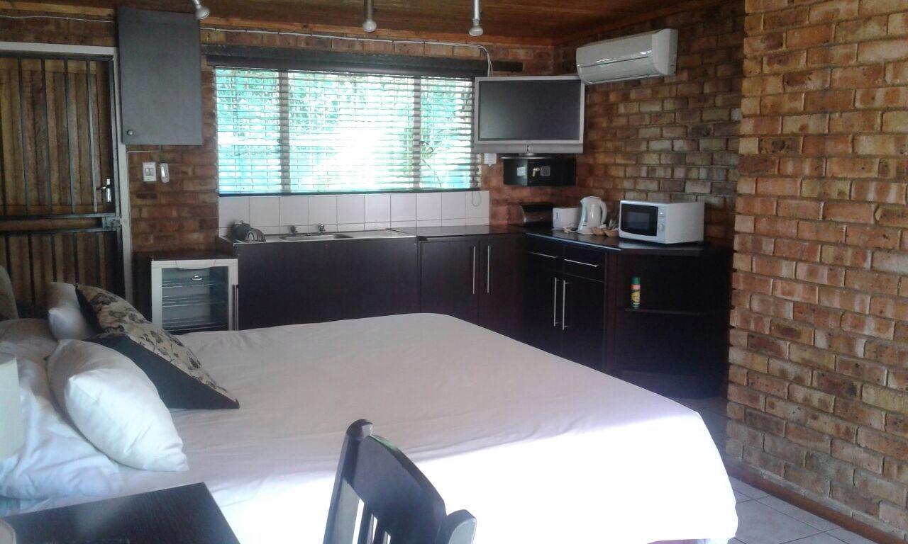 The Lazy Grape Guest Lodge & Spa Benoni Ngoại thất bức ảnh