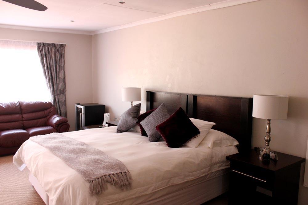 The Lazy Grape Guest Lodge & Spa Benoni Ngoại thất bức ảnh